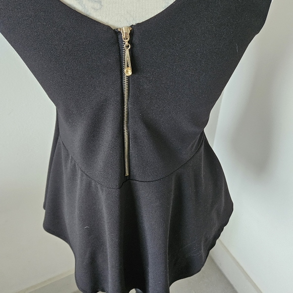 ๐ฎ๐น Italian vintage designer black top sleeveless size small ๐ฎ๐น - Picture 6 of 8